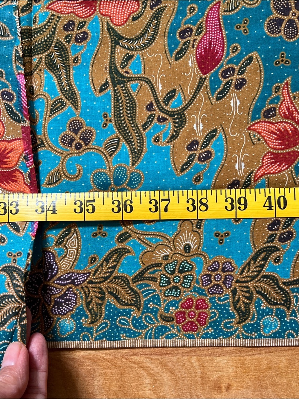 Batik Ratna Dewi Teal Cotton Fabric with Gold Vine Motif 2 meters - Picture 7 of 10